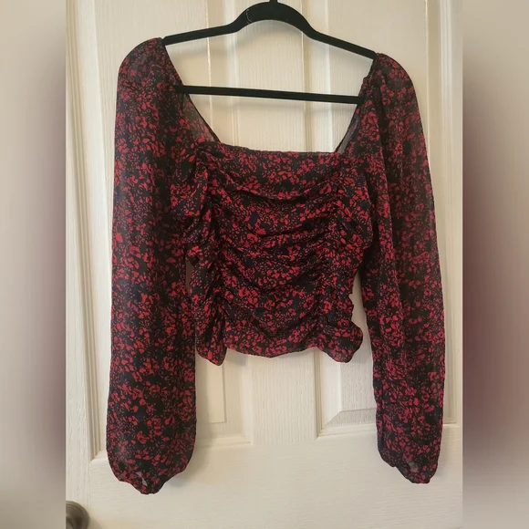 Dynamite Floral Black and Red and Blue Women's Top - Picture 7 of 7